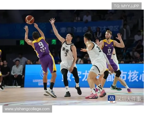 全运会特别报道：深圳篮球队如何在挑战中实现历史性突破与辉煌成就