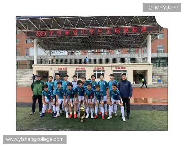 赛后分析:深圳足球队与北京足球队的心理素质对比与影响探讨 赛后分析:深圳足球队与北京足球队的心理素质对比与影响探讨