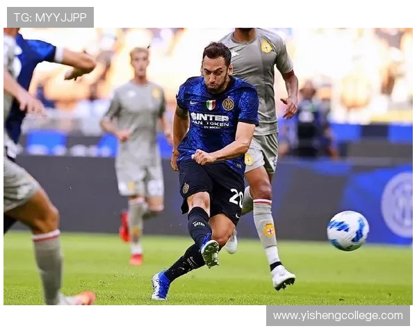 西安足球队在欧锦赛积分榜上以76分稳居第一名展现强劲实力 西安足球队在欧锦赛积分榜上以76分稳居第一名展现强劲实力